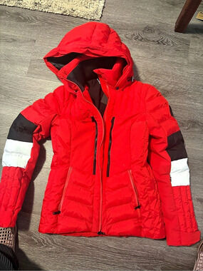 HEAD Red & Black Puffer Jacket Size 9/10